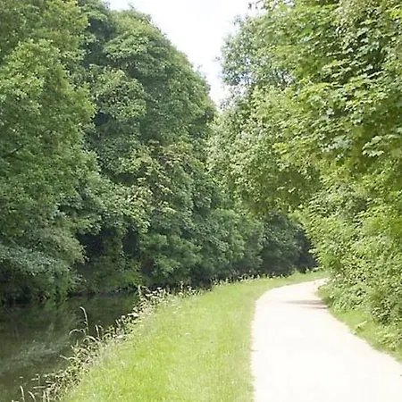 Апартаменти *f1*5gh* Setup For Your Relaxed & Amazing + Free Parking + Free Fast Wifi * Лідс